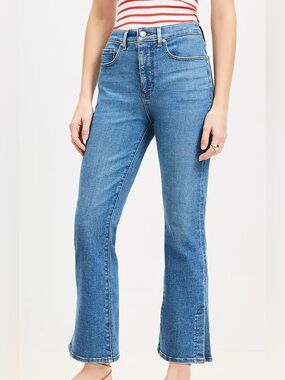 NWOT LOFT Petite Vent Hem High Rise Kick Crop Jeans Medium Vintage Indigo 31 P